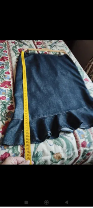 Falda vaquera con volante