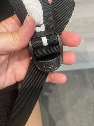 Mochila Under Armour Negra y Blanca Nueva