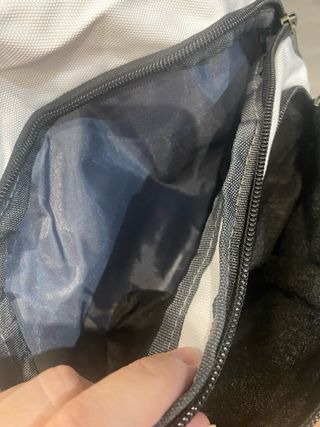 Mochila Under Armour Negra y Blanca Nueva