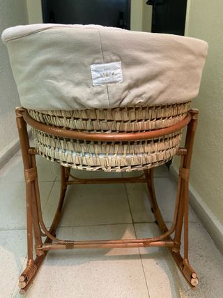 Moisés bebé sin usar. incluye colchón y funda