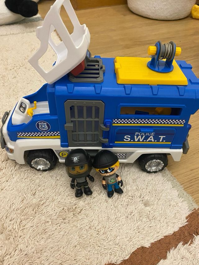 Furgón Policía Pinypon Action con Accesorios