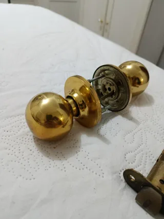 Pomos Tesa dorados para puertas interiores (8 uds)