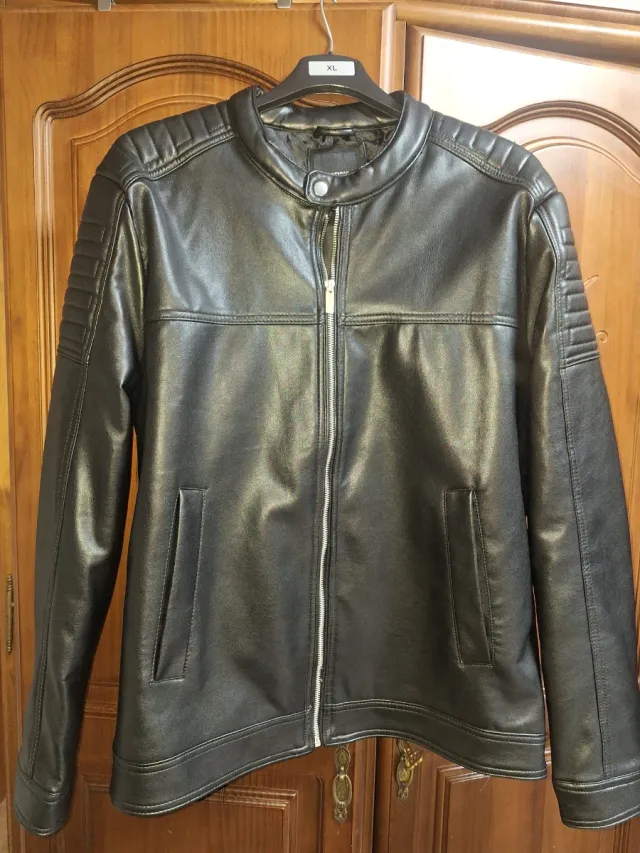 Chaqueta negra estilo motero XXL