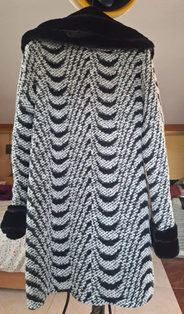 Abrigo Mujer Talla 46 Negro/Blanco