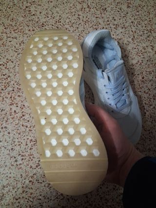 Zapatillas Adidas Iniki Gris y Blanco