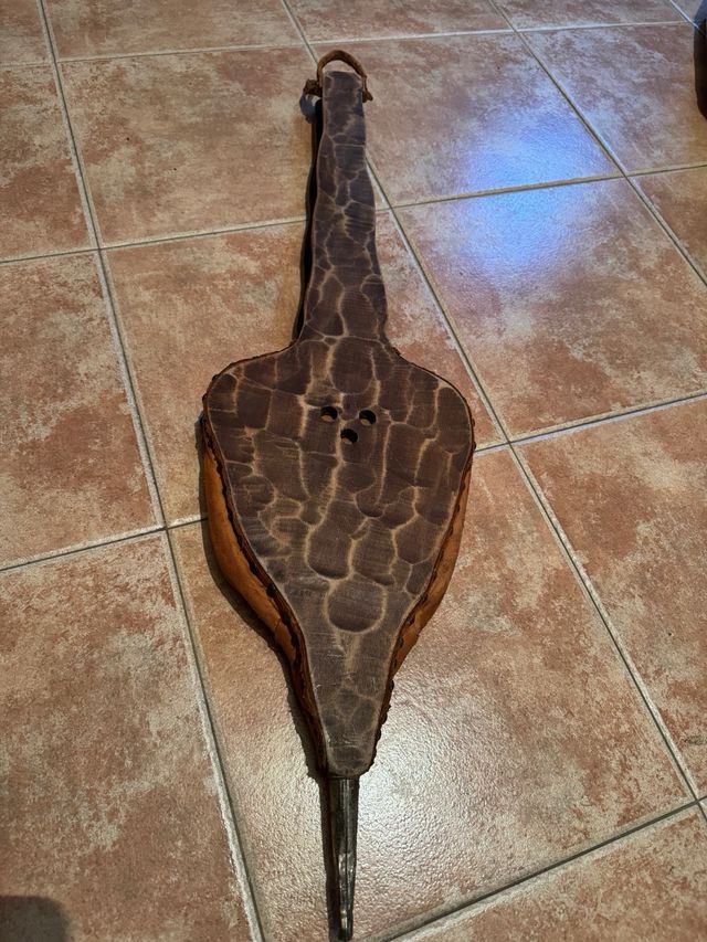Fuelle grande  de chimenea de cuero