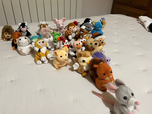 Lote de 29 peluches miniatura