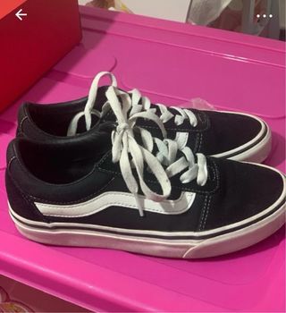 Zapatillas Vans Negras y Blancas