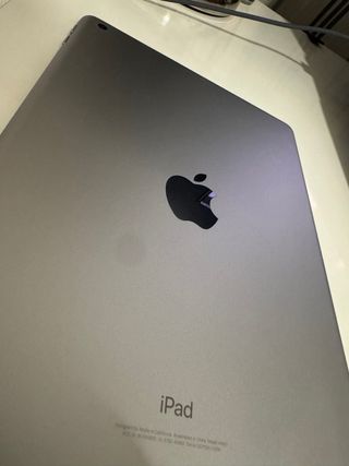 iPad 9.7 6ª Gen 128GB Wi-Fi Plata