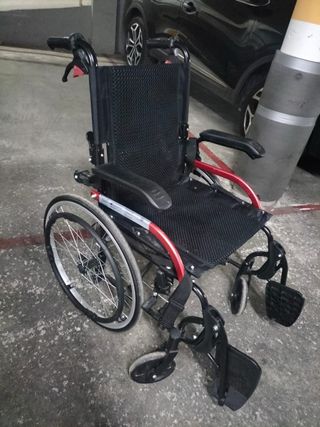 Silla de ruedas plegable