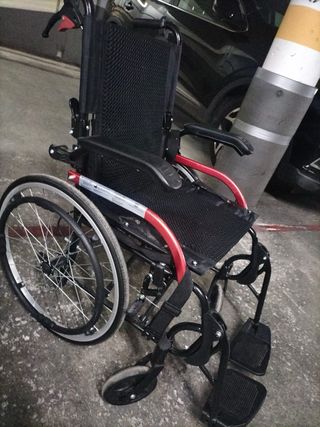 Silla de ruedas plegable