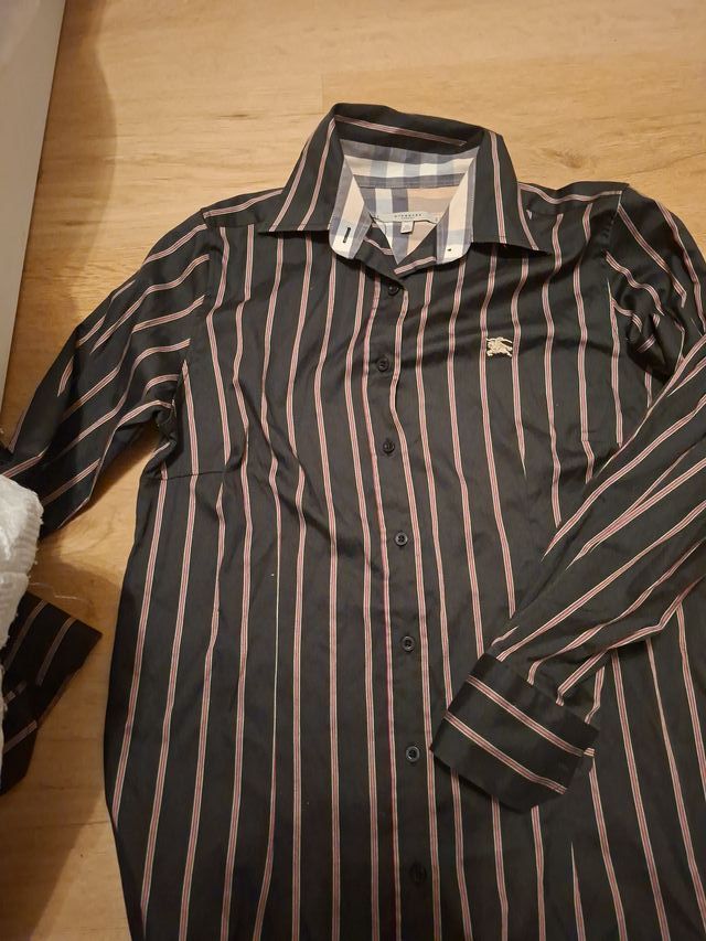 Camisa Burberry Rayas Negras y Rojas Talla XL