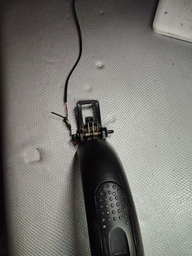 Guardabarros trasero Cecotec Bongo con luz