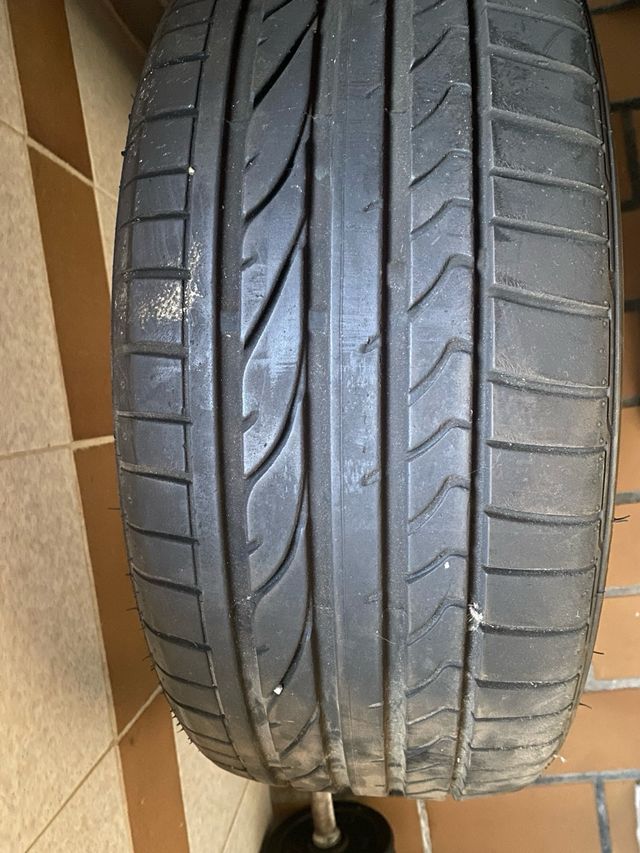 Neumático 245/45 R18