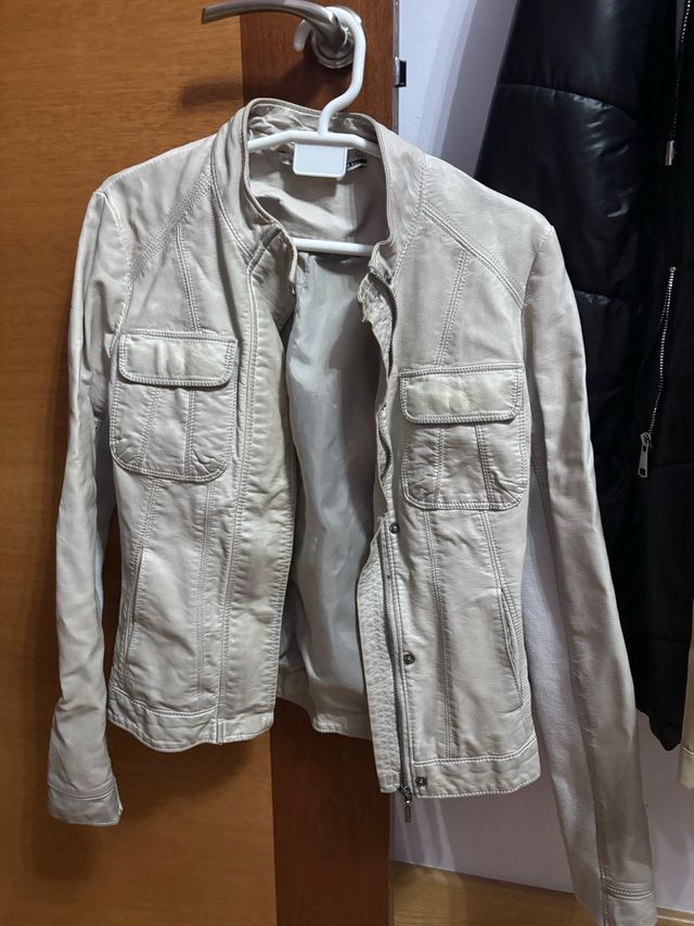 Cazadora de cuero beige