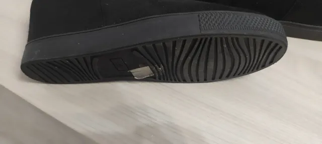 Stivaletti donna neri con zip