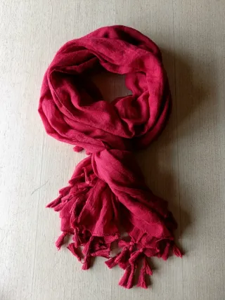 Pañuelo rojo con borlas 85x200 cm