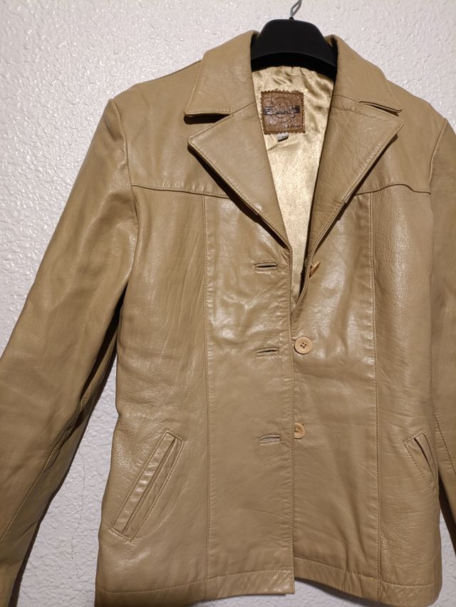 Chaqueta de cuero beige