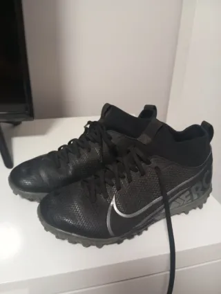Botas fútbol niño Nike Talla 33.5