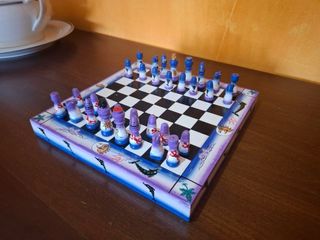 Ajedrez artesanal decorado