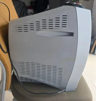 TV Firstline con DVD