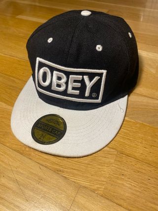 Gorra OBEY Negra y Blanca