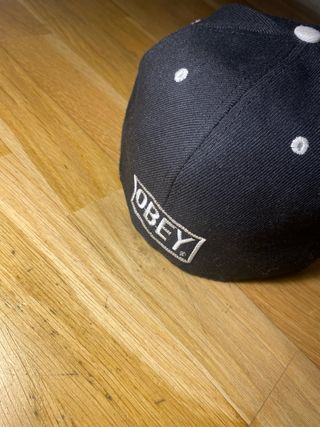 Gorra OBEY Negra y Blanca