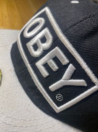 Gorra OBEY Negra y Blanca