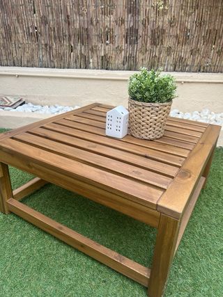 Mesa baja de jardín de madera