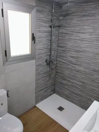 Reformas en General CR cambiamos bañera por ducha