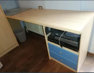 Cama compacta con cajones, puertas  y cama nido