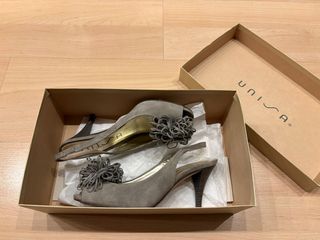 Sandalia de tacón Unisa