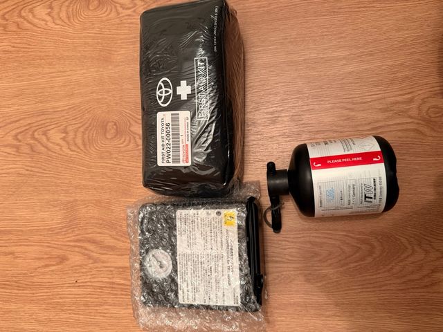 Kit Toyota: Botiquín y Compresor