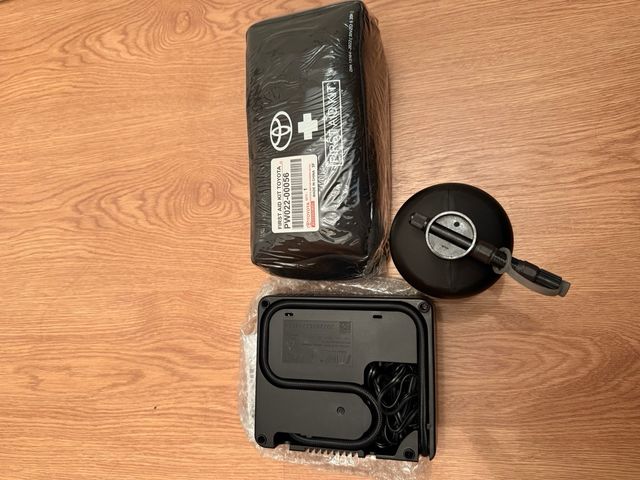 Kit Toyota: Botiquín y Compresor