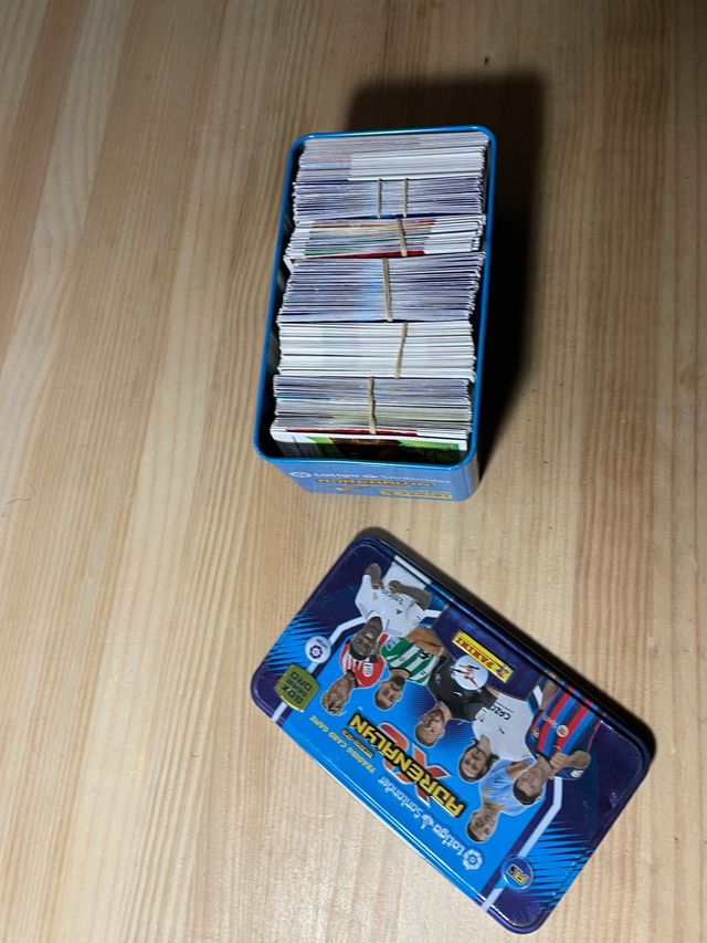 Caja de cartas fútbol Adrenalyn