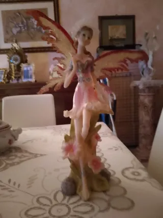 Fatina decorativa con ali