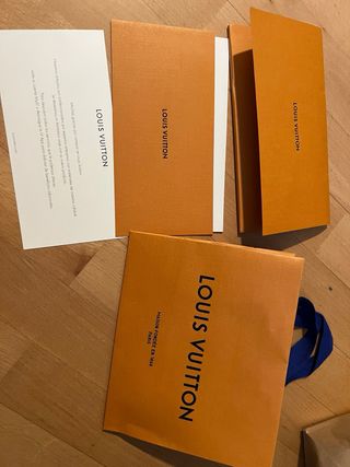 Louis Vuitton Tarjeta Regalo y bolsa