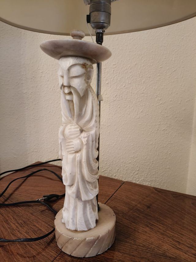 Lámpara mármol chino antigua figura