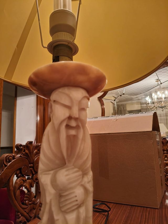 Lámpara mármol chino antigua figura