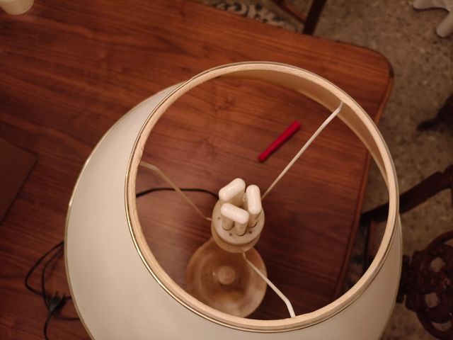 Lámpara mármol chino antigua figura