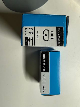 Interruptor pared tactil regulable Simon IO