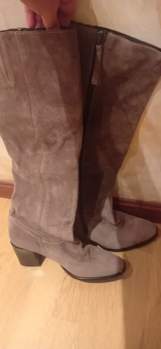 Botas altas Gloria Ortiz beige talla 40