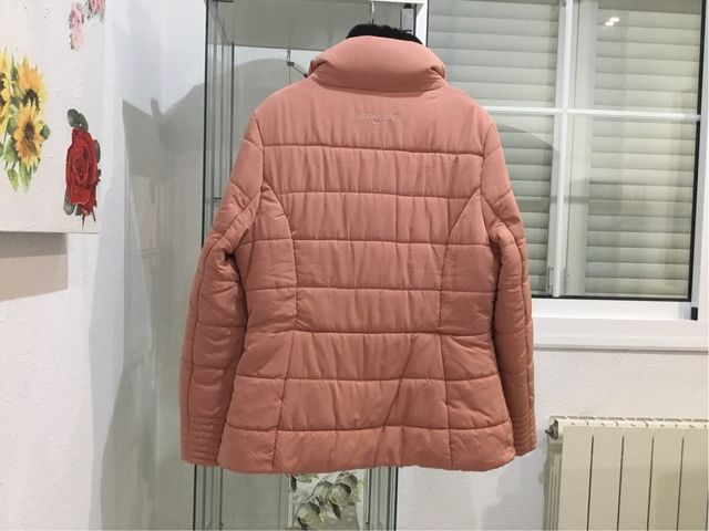 Chaqueta Desigual rosa acolchada
