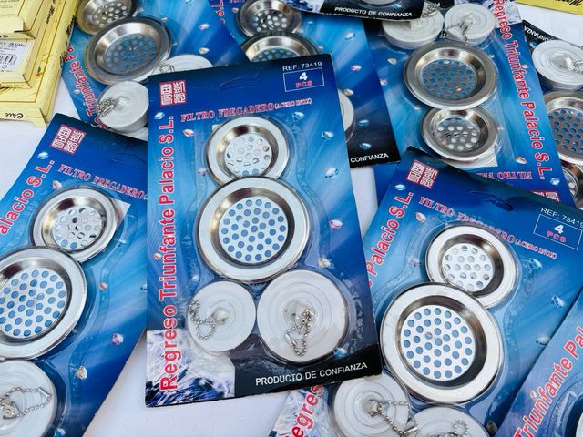 9 utensilios de cocina y 5 espejos