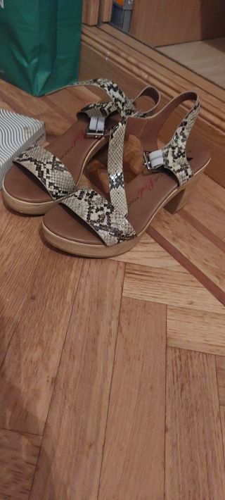 Sandalias de vestir cómodas