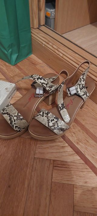 Sandalias de vestir cómodas