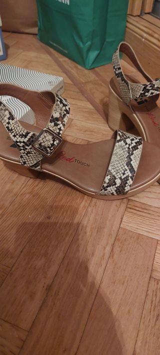 Sandalias de vestir cómodas