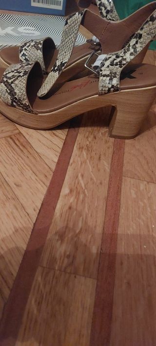 Sandalias de vestir cómodas