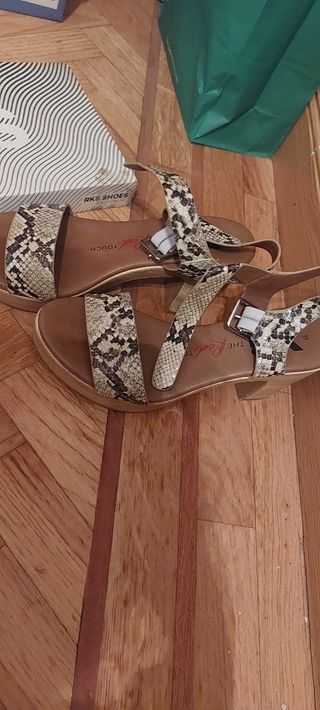 Sandalias de vestir cómodas