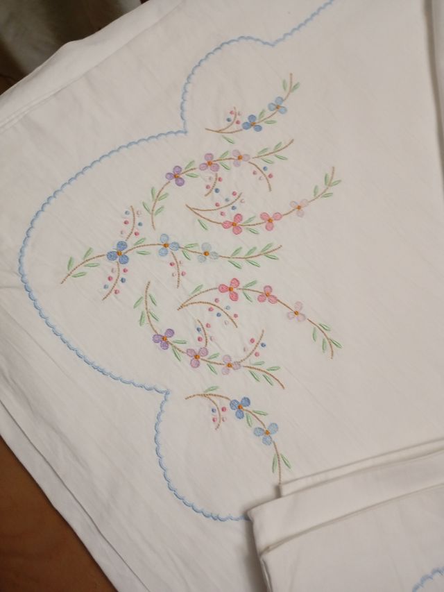 Juego de cama bordado floral